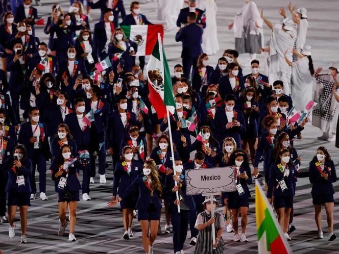 ¿Quién fue el atleta mexicano que se quitó el cubrebocas durante desfile en Tokio 2020?