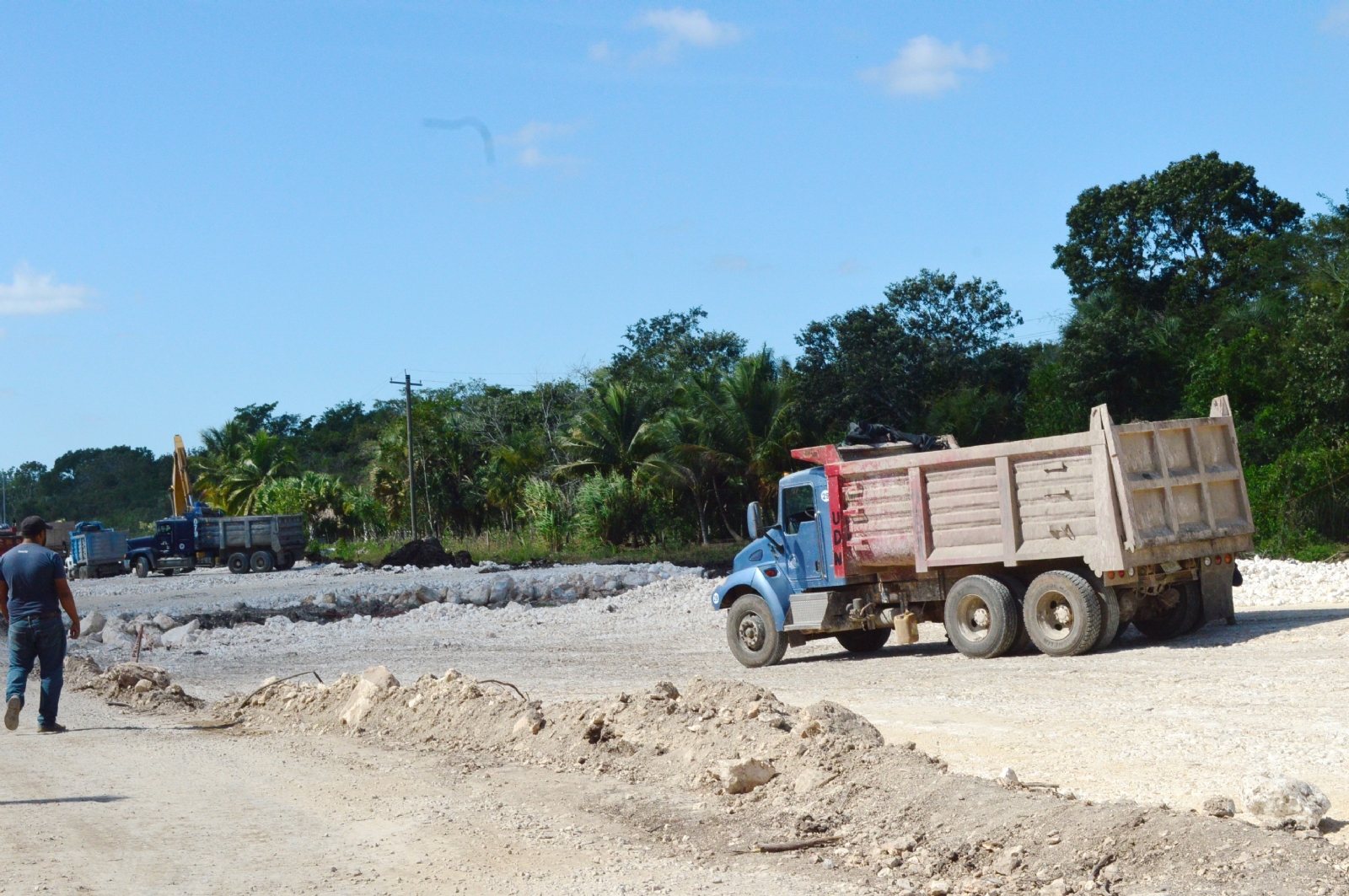 Ejidatarios de Tenabo exigen aclarar extracción del banco de material para Tren Maya