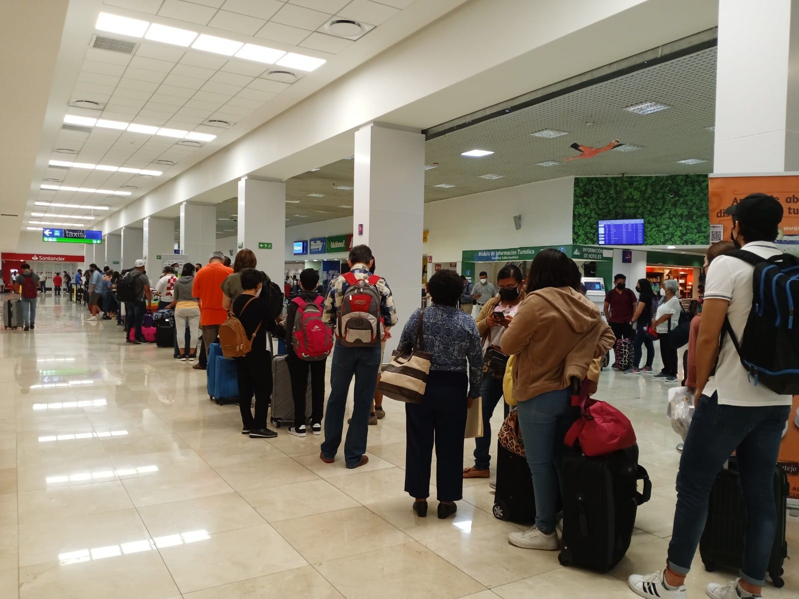 Aerolíneas como Aeroméxico y Viva Aerobús se verán afectados, por lo que retrasarán sus llegadas y salidas