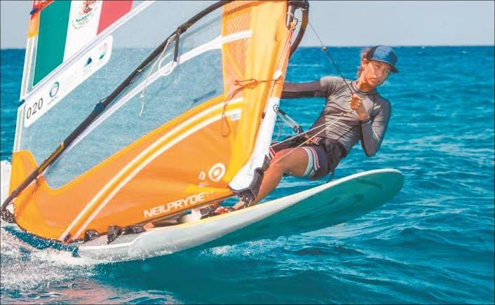 Tokio 2020, Demita Vega finaliza séptima regata de RS:X Windsurf en lugar 21