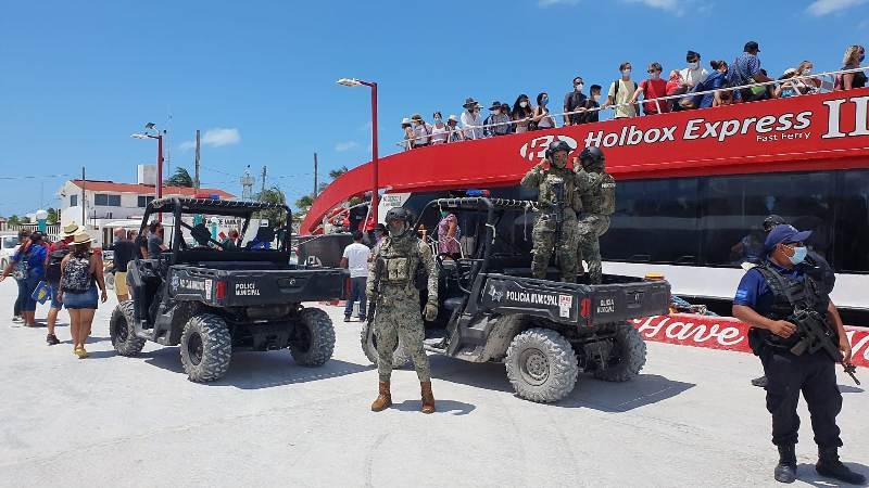 Autoridades refuerzan vigilancia durante vacaciones de verano en Holbox