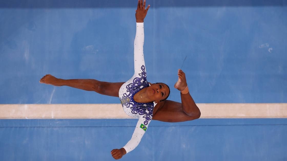 Rebeca Andrade debutó en 2015 a los 17 años de edad y obtuvo medalla de plata en Tokio 2020