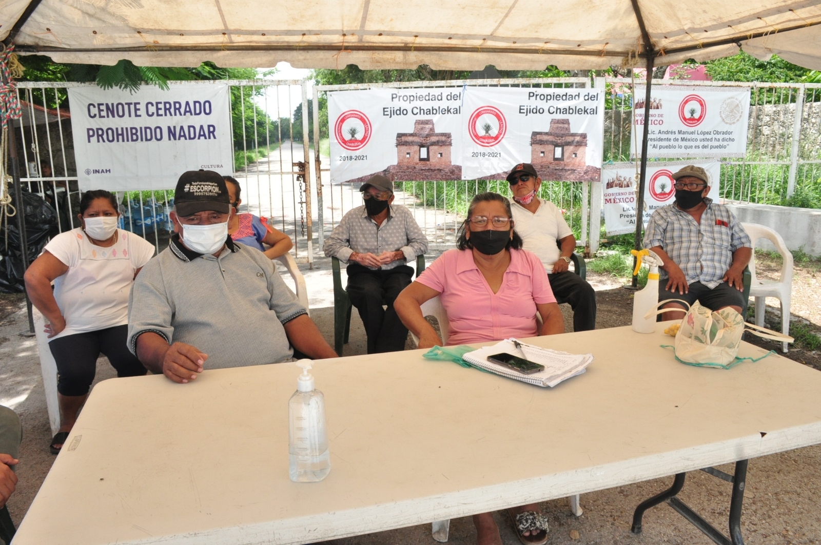 Turistas respaldan a ejidatarios por bloqueo en zona arqueológica de Dzibilchaltún