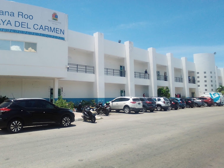 FGE de Quintana Roo detiene a dos hombres tras un cateo en Playa del Carmen