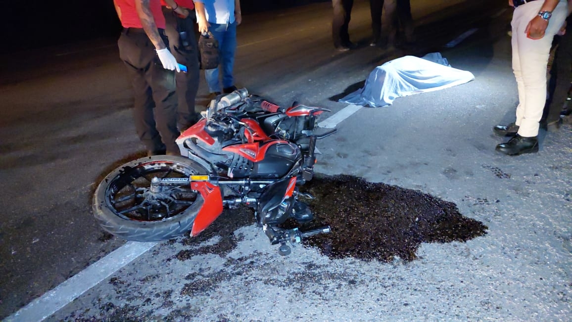 Motociclista muere tras impacto por un tráiler en carretera Bajamita-Ciudad del Carmen