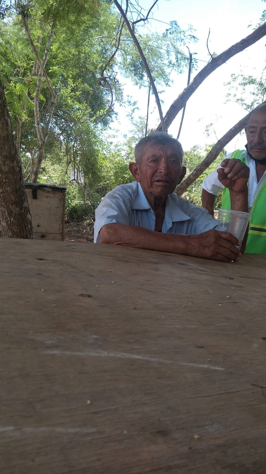 Esta es la foto del hombre mayor de edad, se espera que los familiares acudan por él a Dzitás