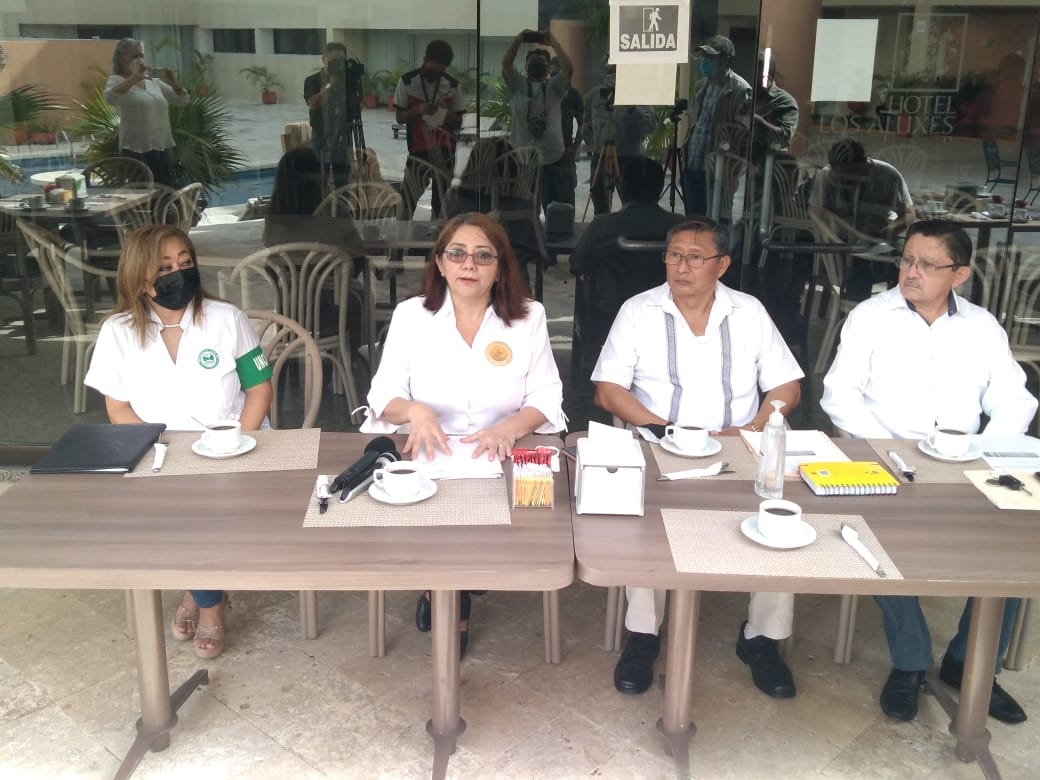 Jubilados del IMSS de Yucatán piden hablar con AMLO