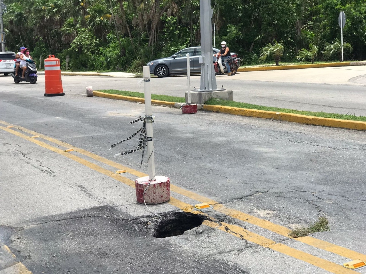 El socavón se formó por corrientes de agua y ojos de agua en la zona, aseguró personal de Proyección Civil de Cozumel