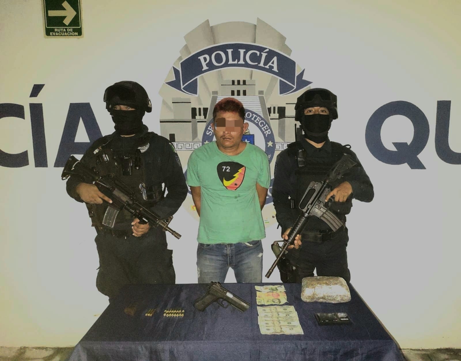 Detienen a un hombre en posesión de arma de fuego y droga en Tulum