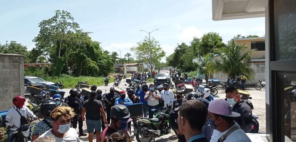 Repartidores agarran a golpes a estafador en Chetumal