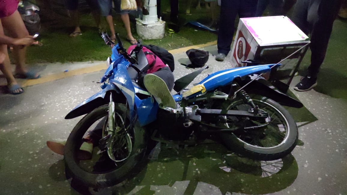 Sus compañeros motociclistas llegaron para auxiliarlo, pero lo consideraron muerto por lo que llamaron a emergencias