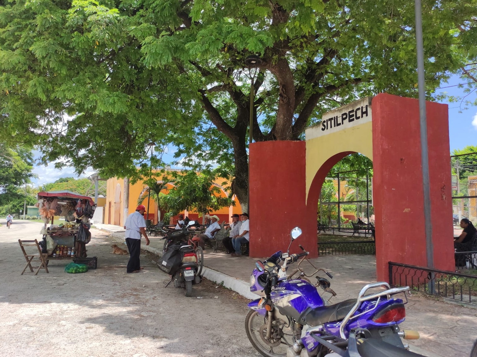 La demanda fue hecha por 60 niños y 70 personas, para evitar que el criadero contamine el manto freático, de donde se obtiene el agua