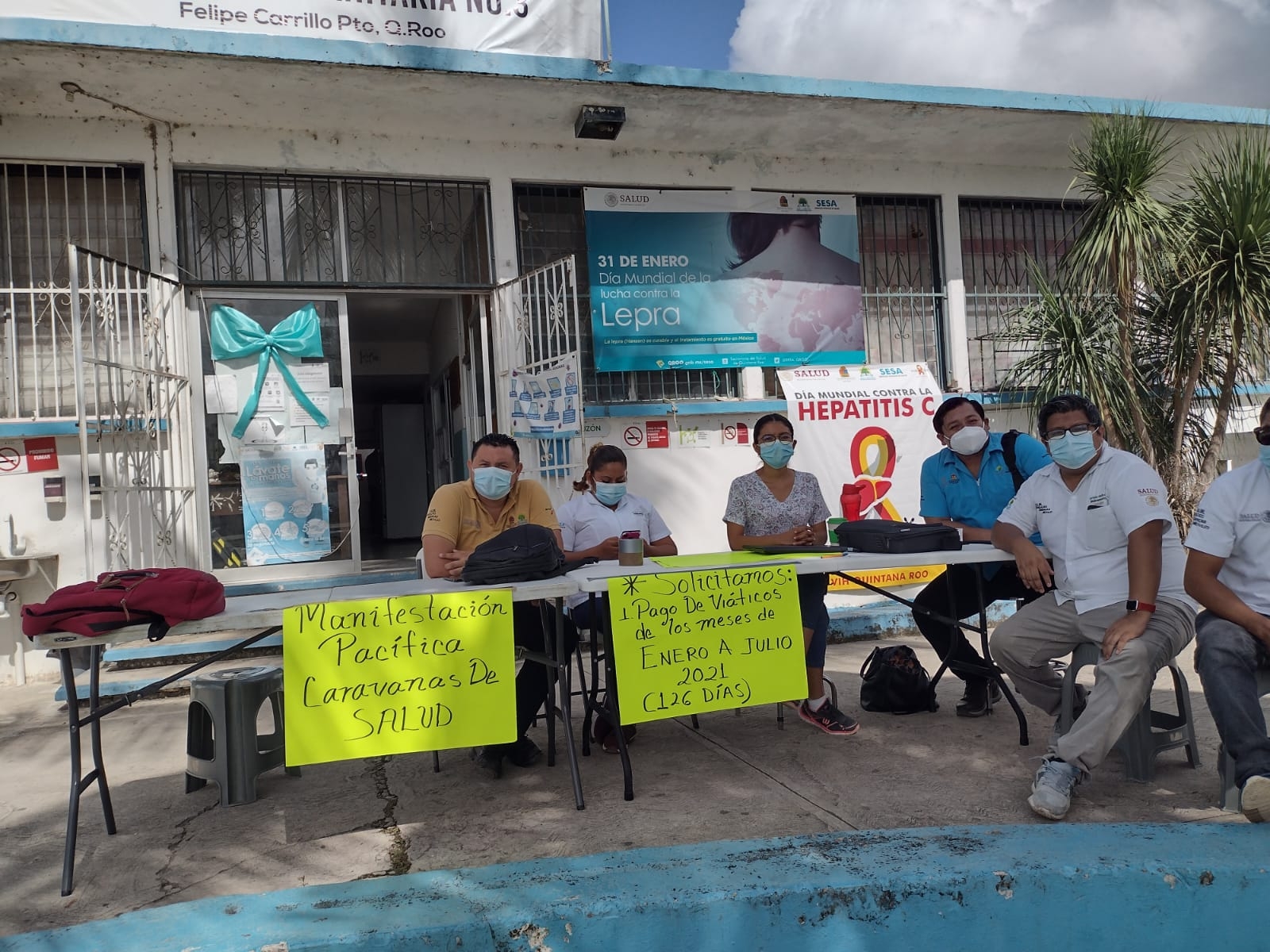 Los médicos y enfermeras colaboran en la Caravana por la Salud que se realiza en el municipio de Felipe Carrillo Puerto