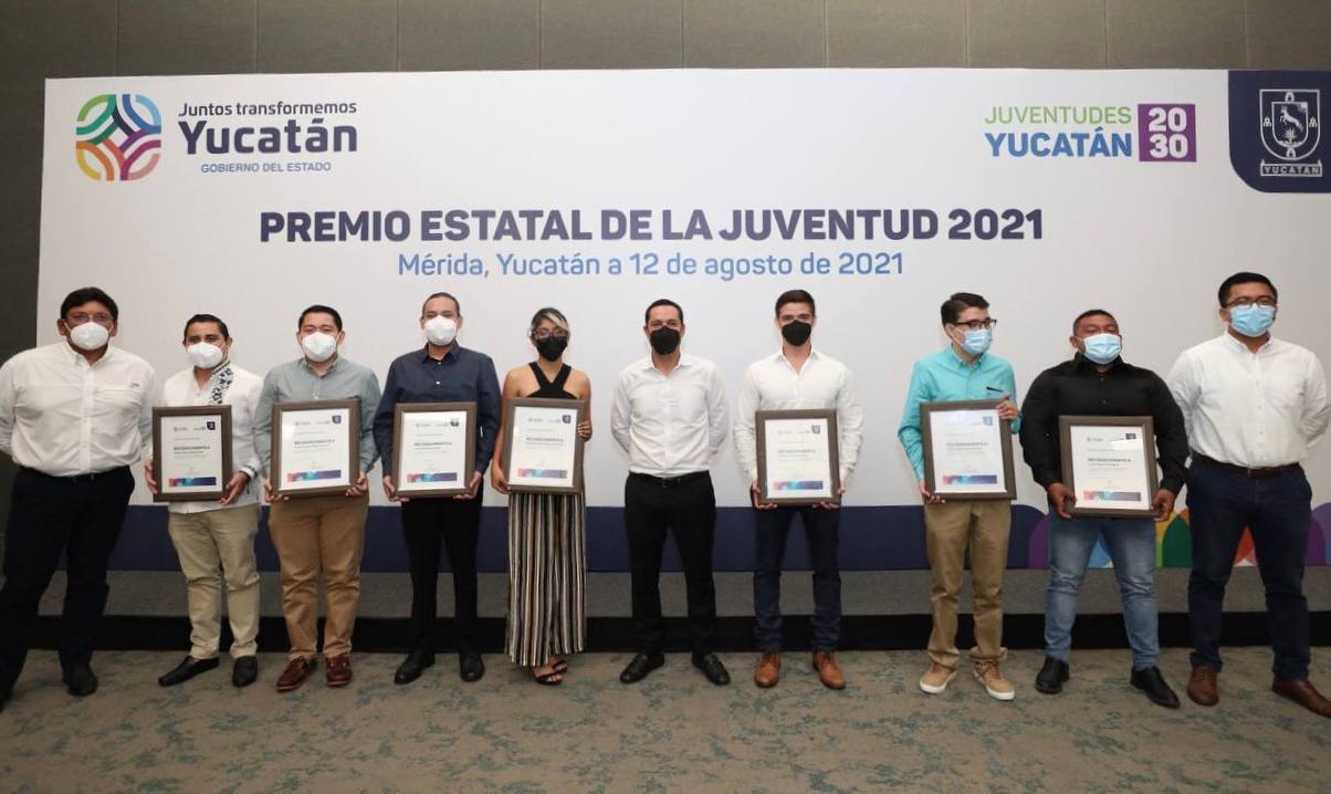 Además del reconocimiento, los jóvenes recibieron un estímulo de 10 mil pesos para continuar con sus labores