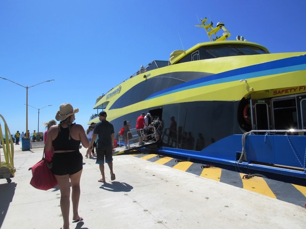 Cofece confirma falta de competencia en cruces marítimos de Quintana Roo