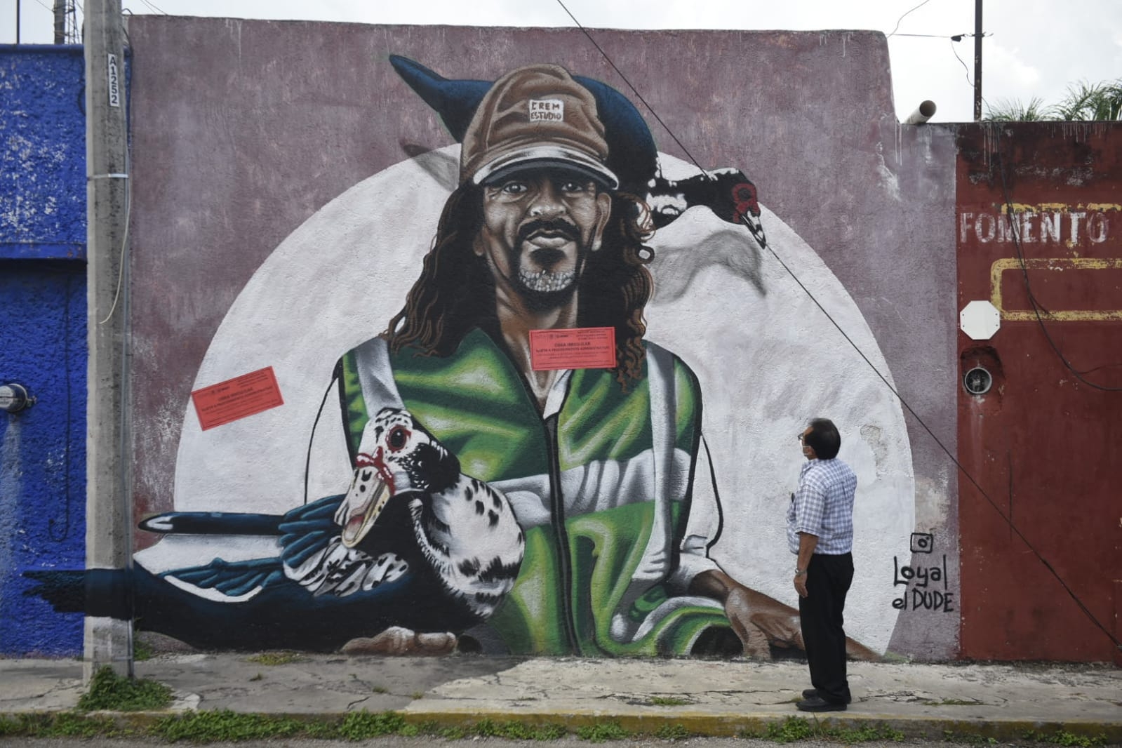 Rodrigo Leal explicó que para llevar a cabo un mural de este tipo, los artistas invierten tiempo y dinero en materiales