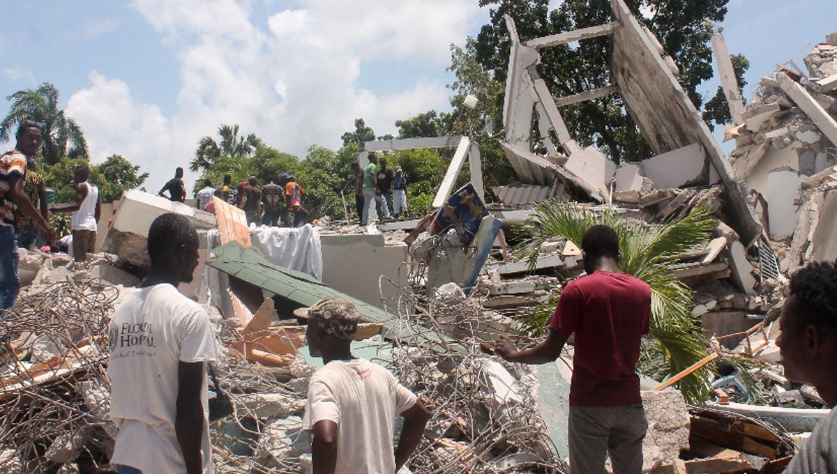 Sismo de Haití suma 304 muertos y mil 800 heridos