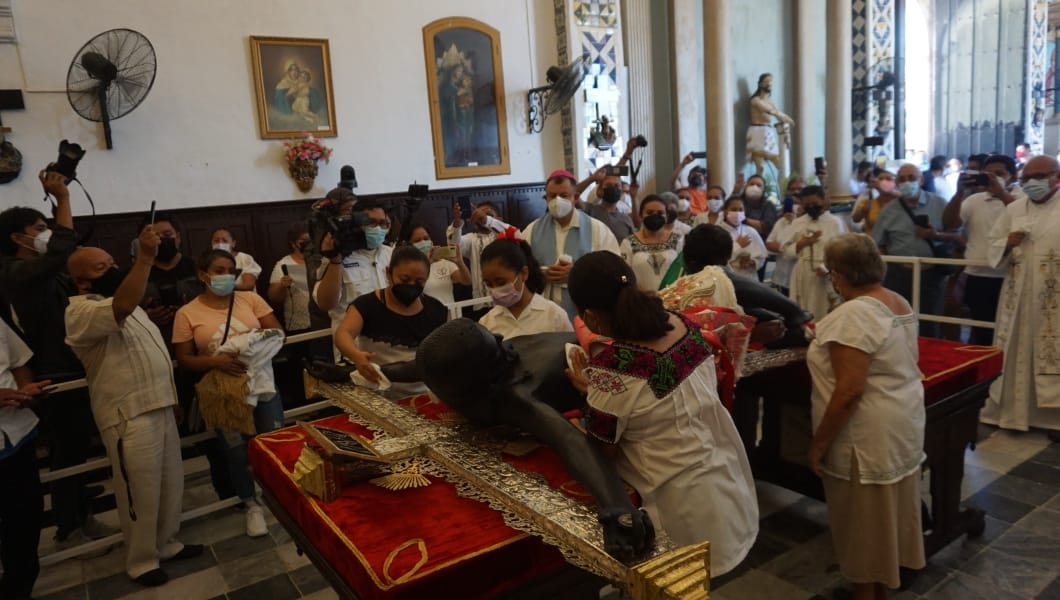 Los festejos iniciaron con la misa de mediodía