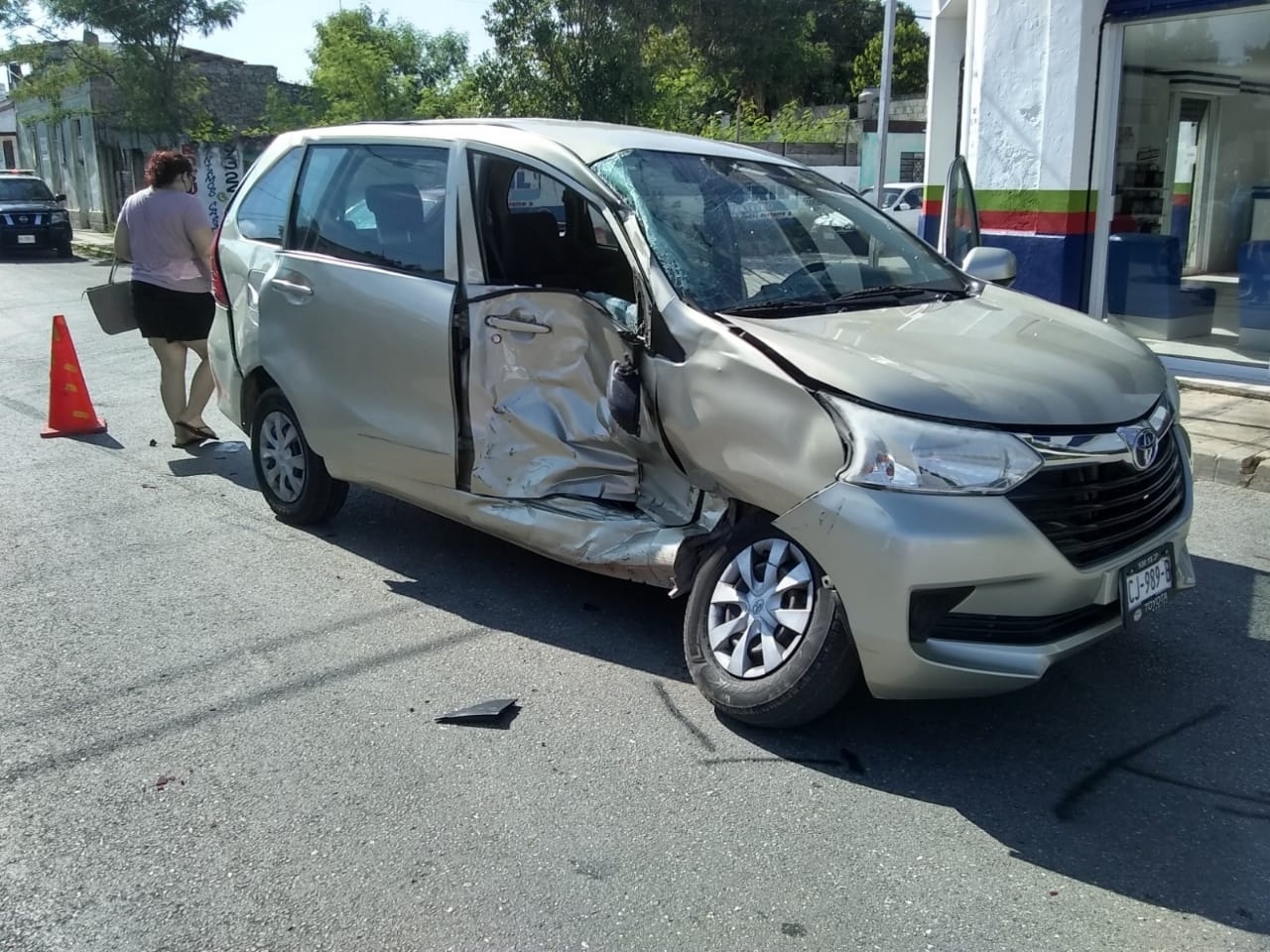 Cuatro de los lesionados viajaban en una camioneta Avanza, quienes no quisieron ser trasladados a un hospital