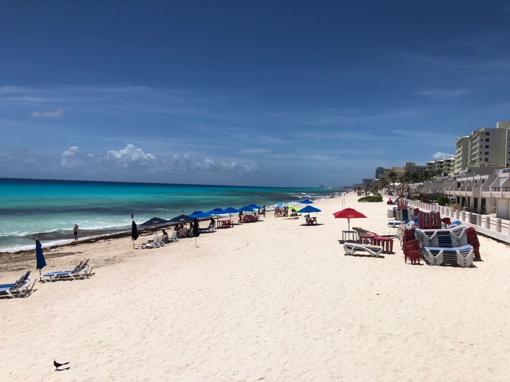 Así se ve el clima desde las playas de Cancún previo a la llegada de Grace: EN VIVO