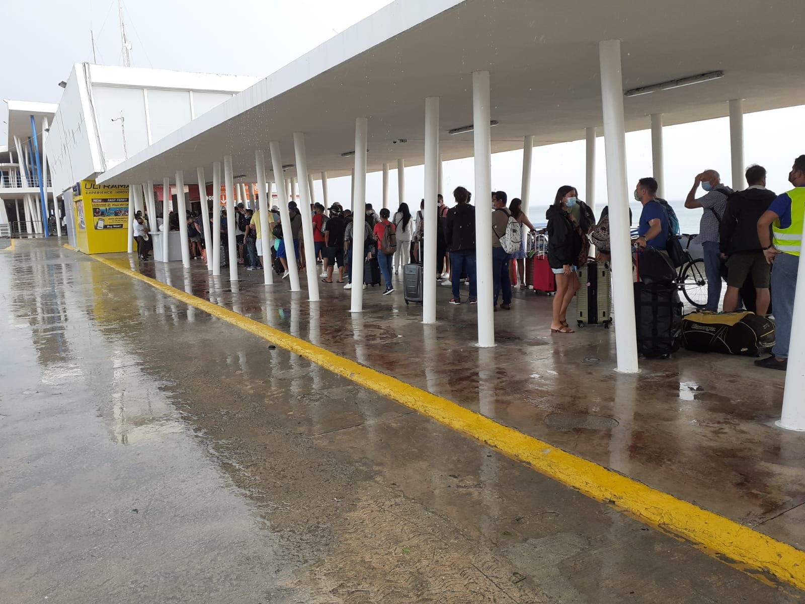 Navieras restablecen cruce marítimo Playa del Carmen-Cozumel; se registran largas filas