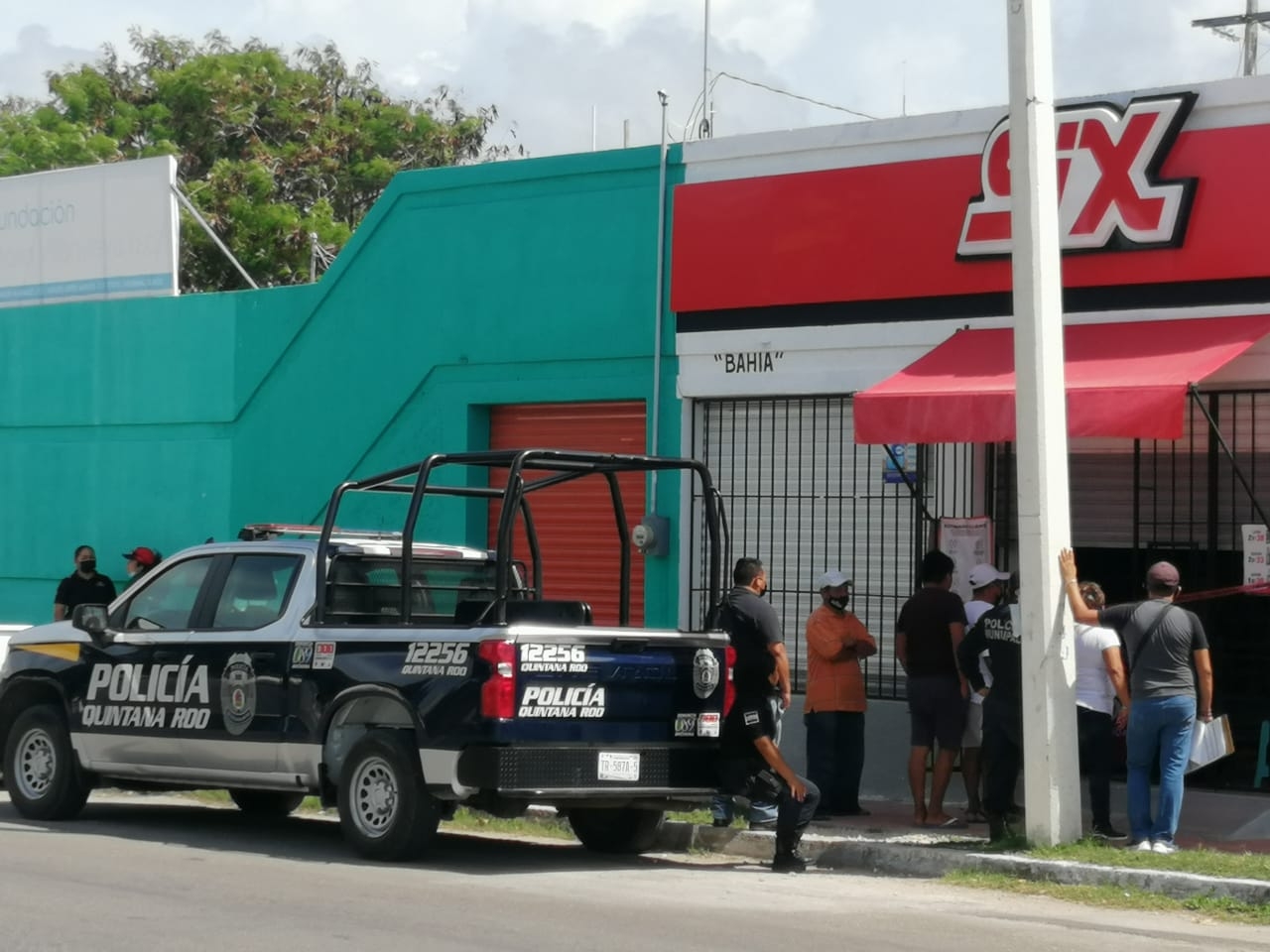 Roban dinero y cervezas en un Six de la Av. Insurgentes en Chetumal