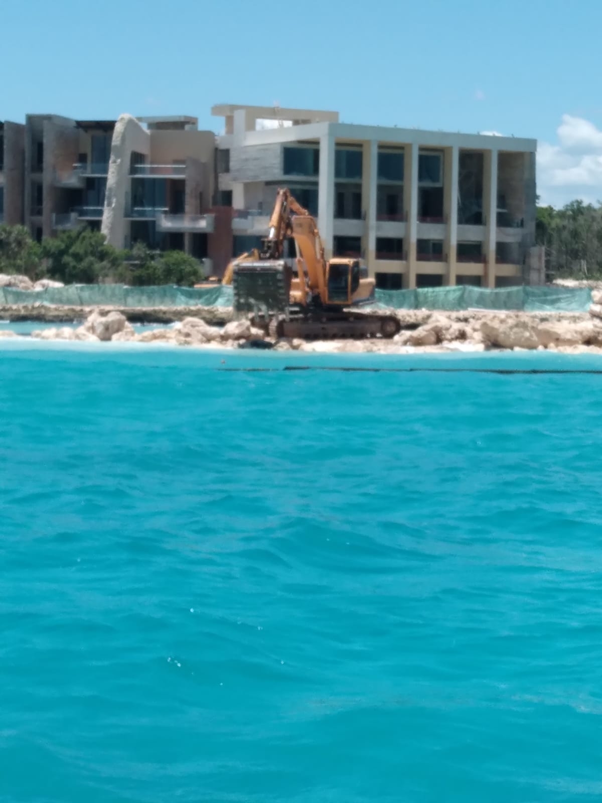 La STC le indicó a Grupo Xcaret que no debe bloquear el acceso a playas de la zona de construcción, condición que incumplió