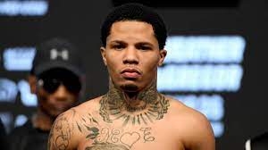 El boxeador Gervonta Davis tiene en su poder tres cinturones de la AMB