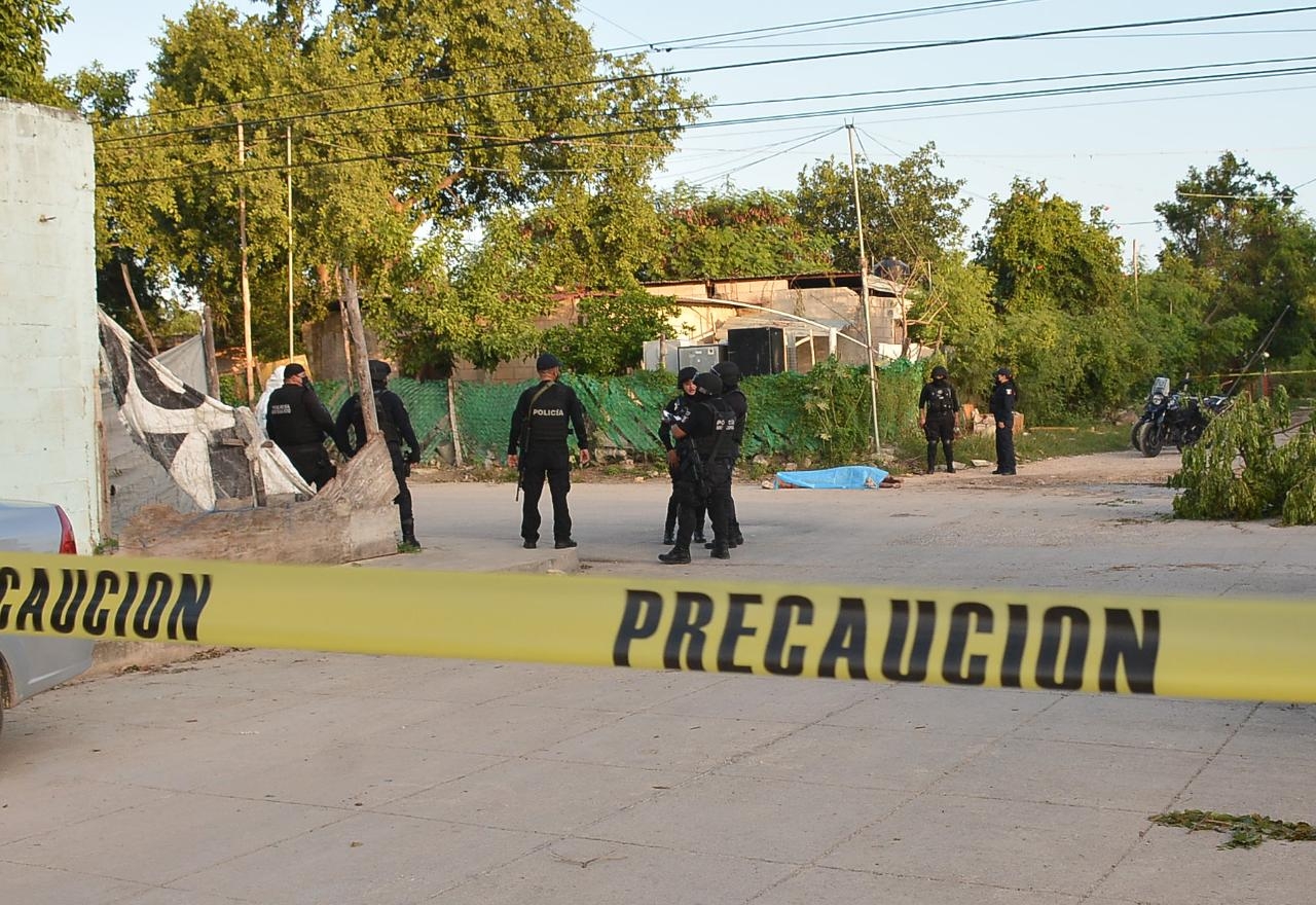 Asesinan a balazos a mujer en asentamiento irregular en la Región 234 de Cancún