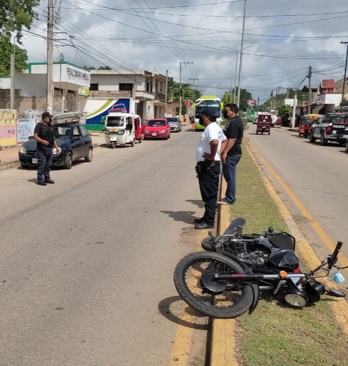 El motociclista fue traslado al hospital integral para su revisión médica