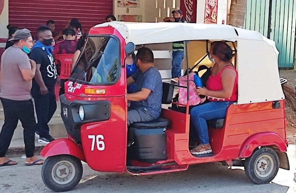 Mototaxistas esperan aumentar sus ingresos ante clases presenciales en José María Morelos