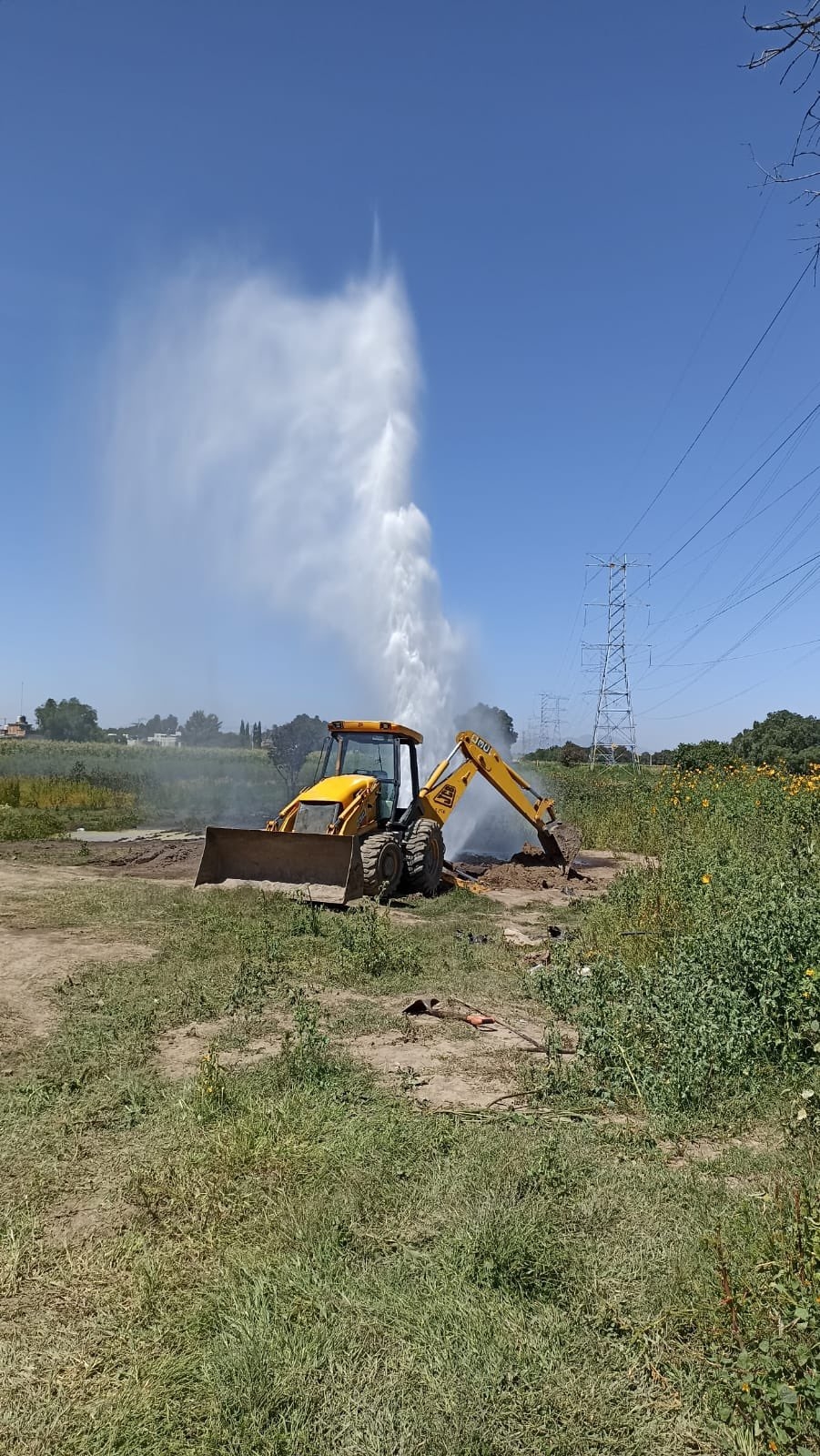 Se registra fuga gas en ducto de Pémex en Acolman, Edomex