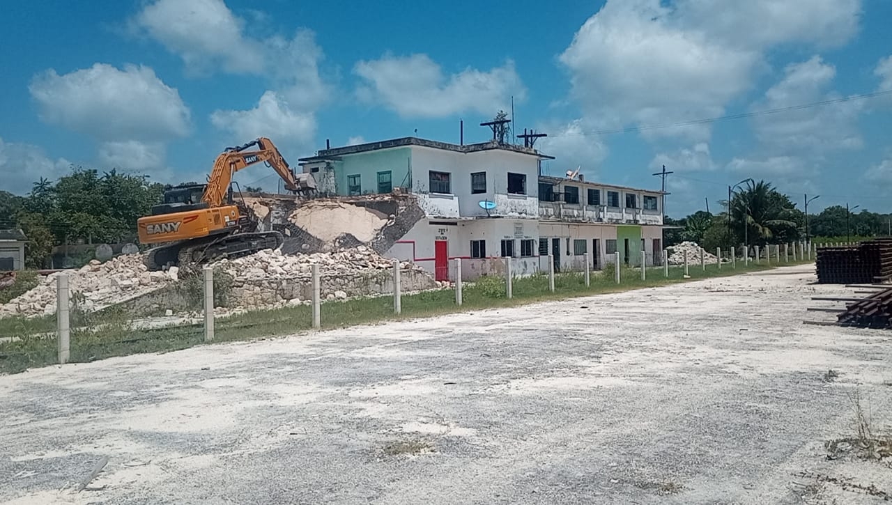 Demuelen 80 años de historia del Ferrocarril en Campeche para darle paso al Tren Maya: VIDEO