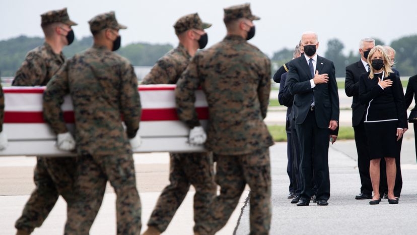 Es la primera vez que Biden recibe como presidente a soldados muertos en Afganistán
