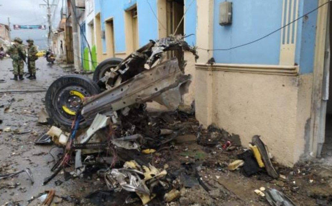 Ataque a estación de policías deja 14 heridos en Colombia