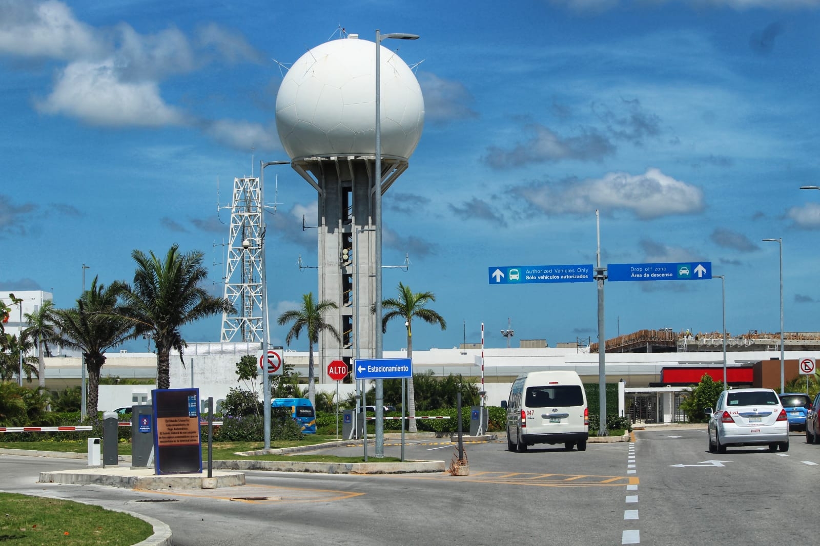 El Aeropuerto Internacional de Cancún mantiene la racha de los 4001 vuelos entre semana