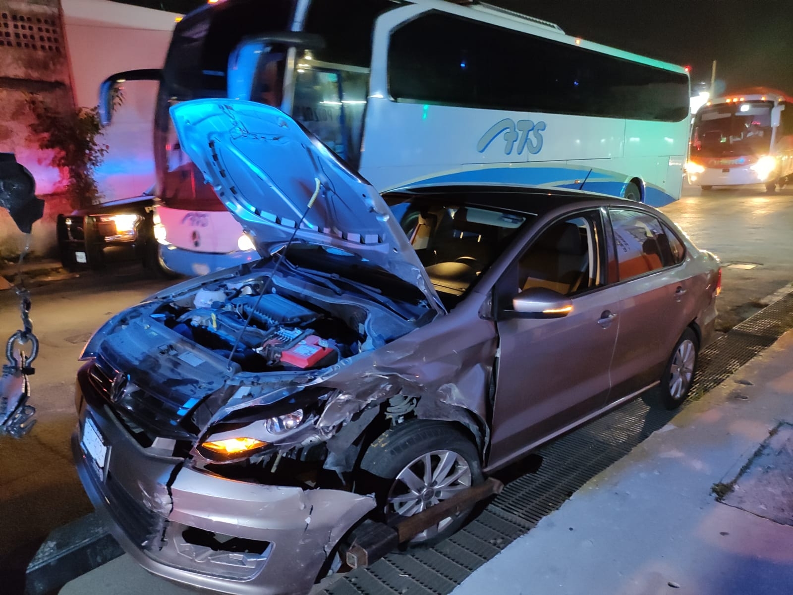 Choque en la avenida Itzaes deja lesionadas a tres mujeres en Mérida