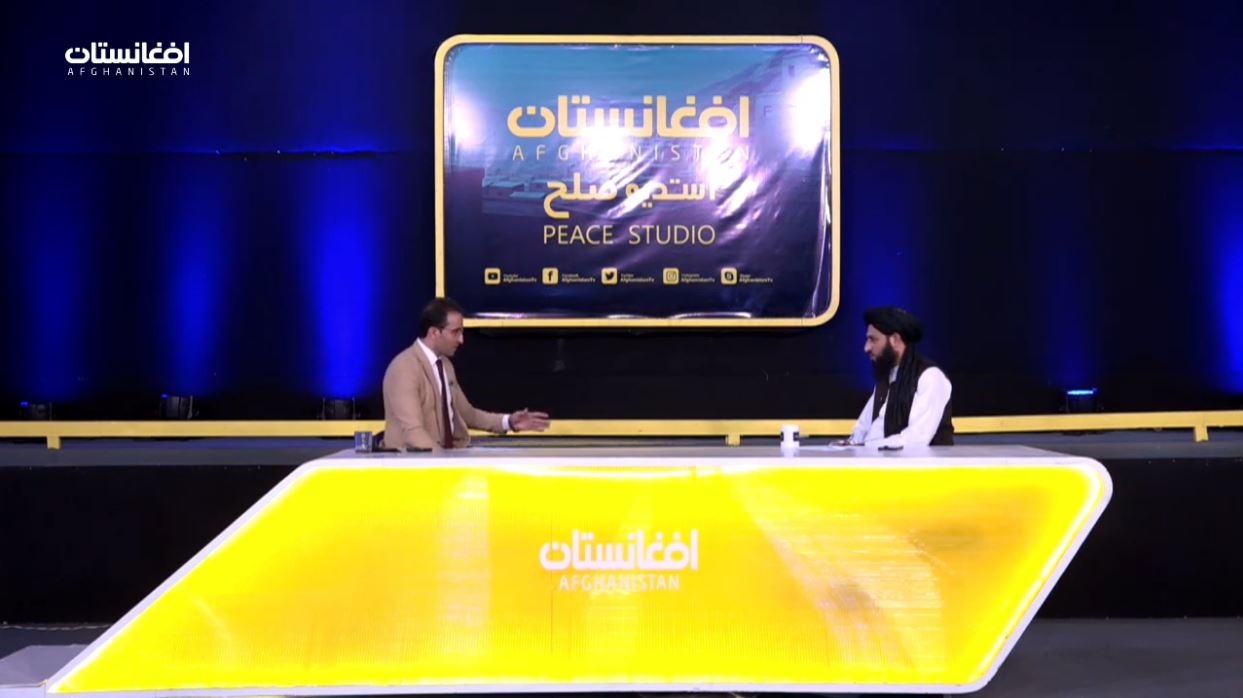 Talibanes armados asaltan canal de televisión en Kabul