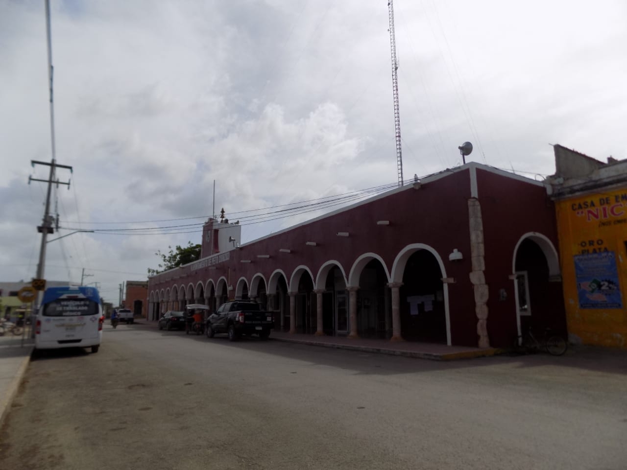 CFE corta energía eléctrica al Palacio Municipal de Ixil, Yucatán