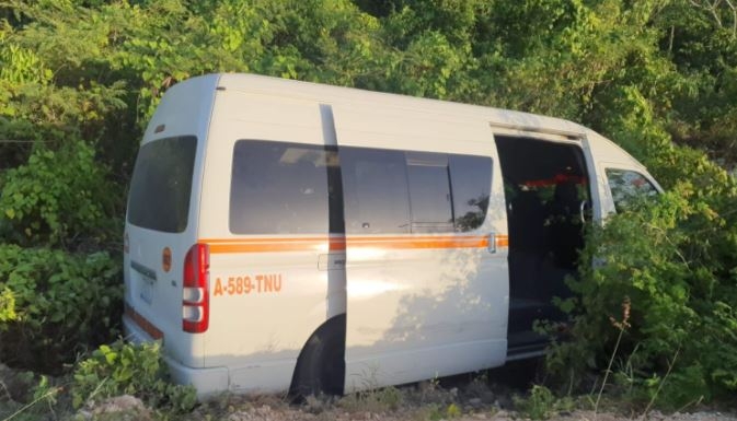 Durante el accidente automovilístico dos pasajeros resultaron lesionados