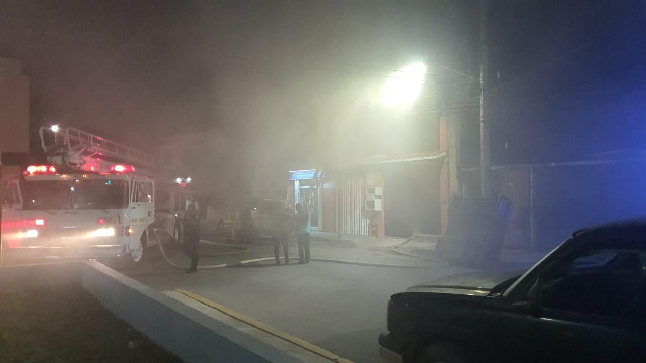 Se incendia bodega de ropa en colonia Repobladores de Cozumel