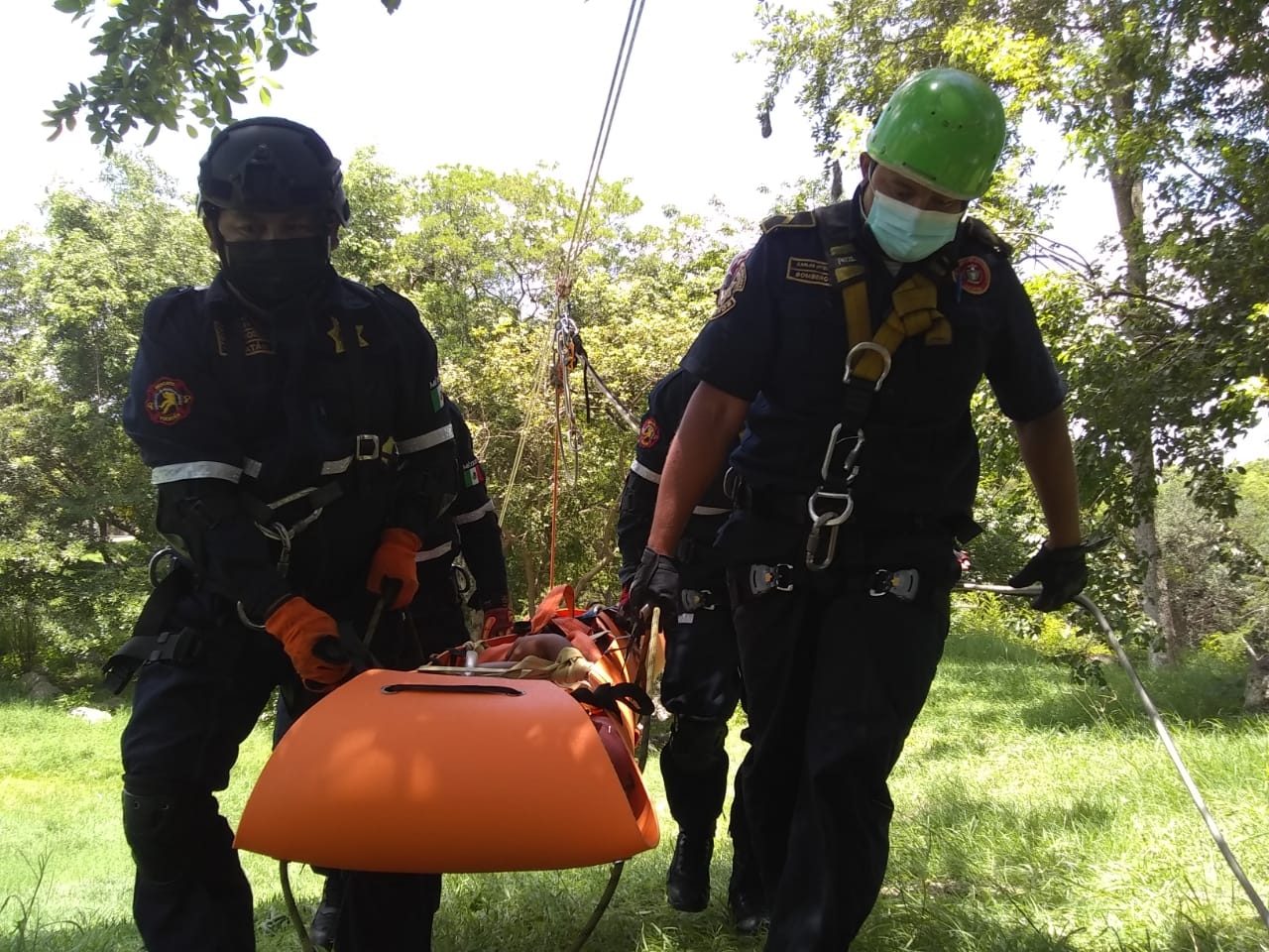 Bomberos de la SSP realizan simulacro de recate en parque de Mérida