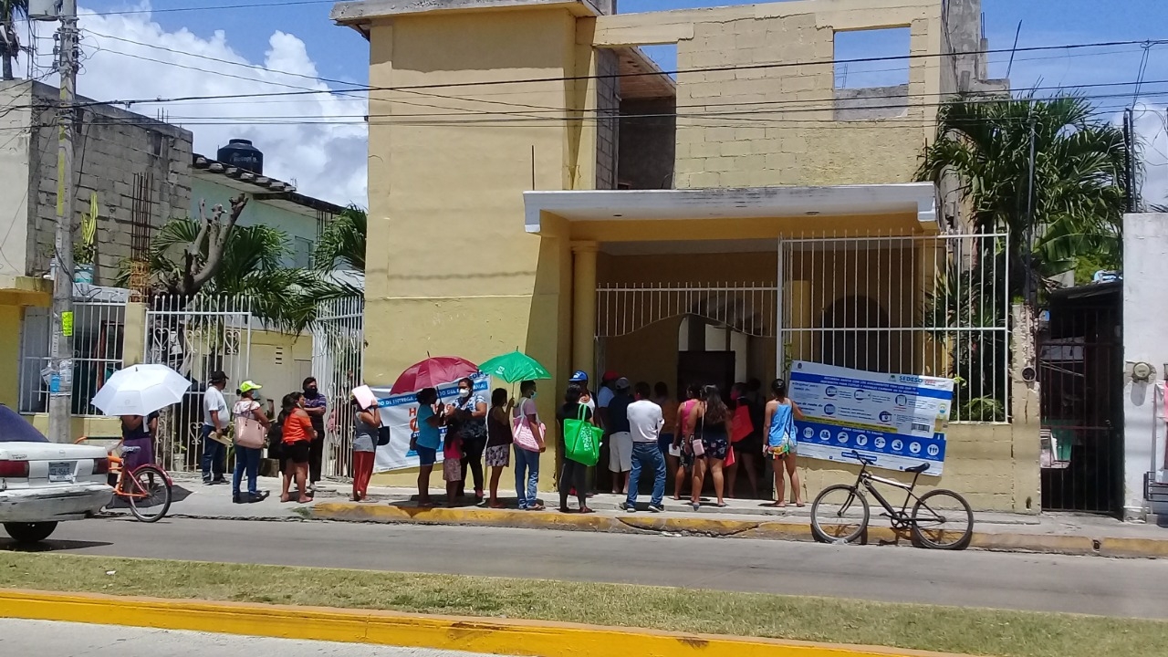 Personal de Sedeso en Playa del Carmen oculta datos del programa 'Hambre Cero': VIDEO