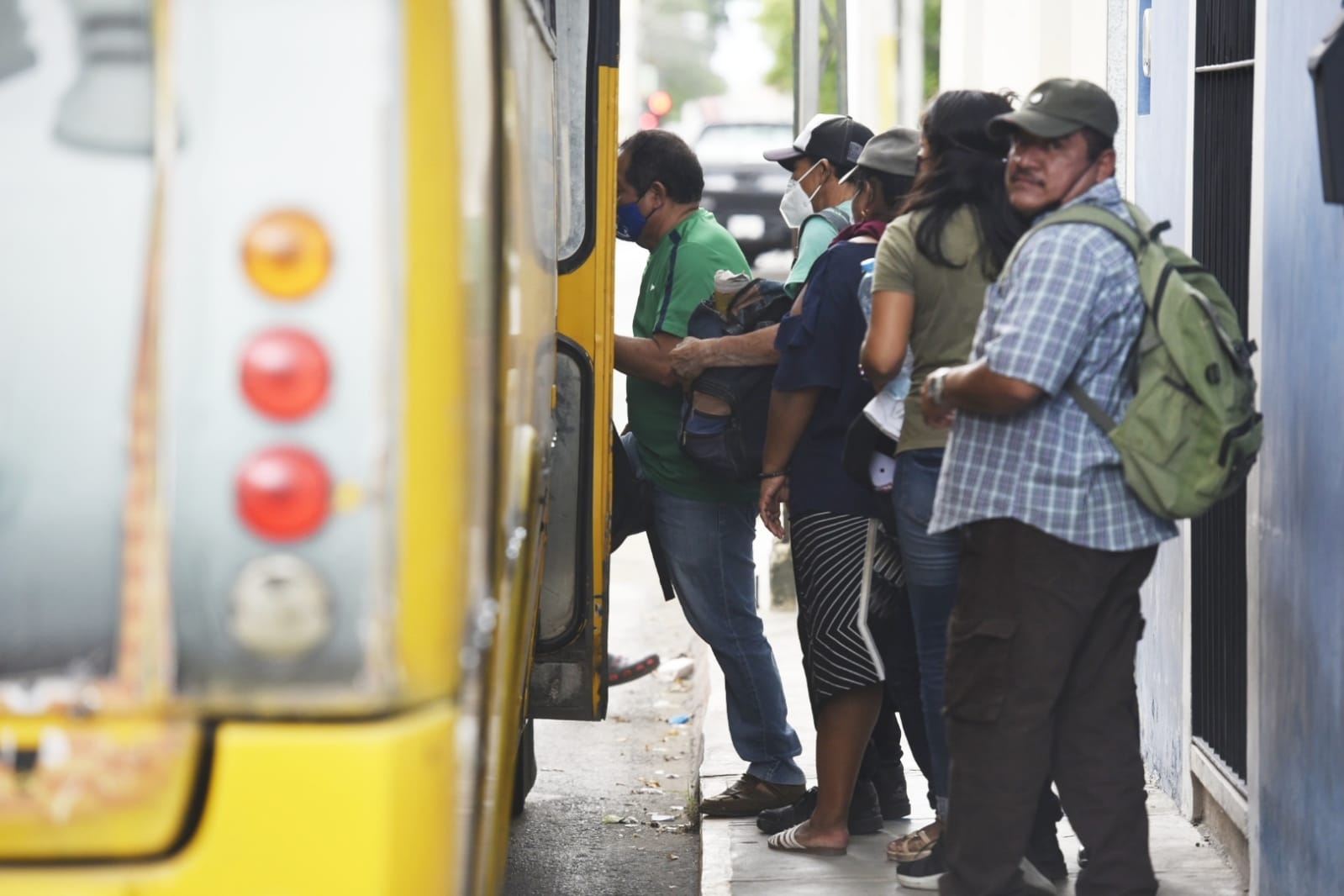 Multan a 156 camiones por violar protocolos sanitarios contra el COVID-19 en Mérida