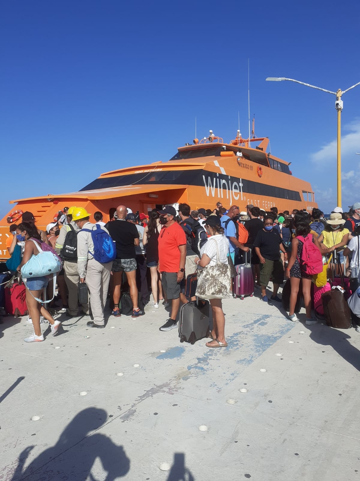 Oceanman 2021 genera aglomeraciones en cruces marítimos a Playa del Carmen