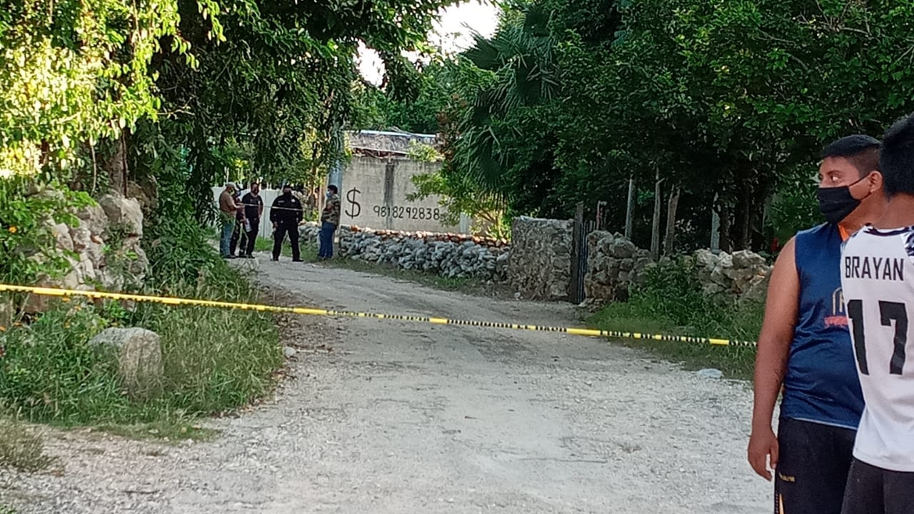 Del interior del sumidero se despedía un fuerte olor a putrefacción pensando que era can pero hallaron el cuerpo de un hombre