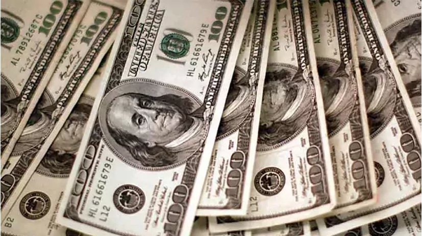 Este miércoles el dólar inicia débil sus operaciones al cotizar en 20.0399 pesos. 
