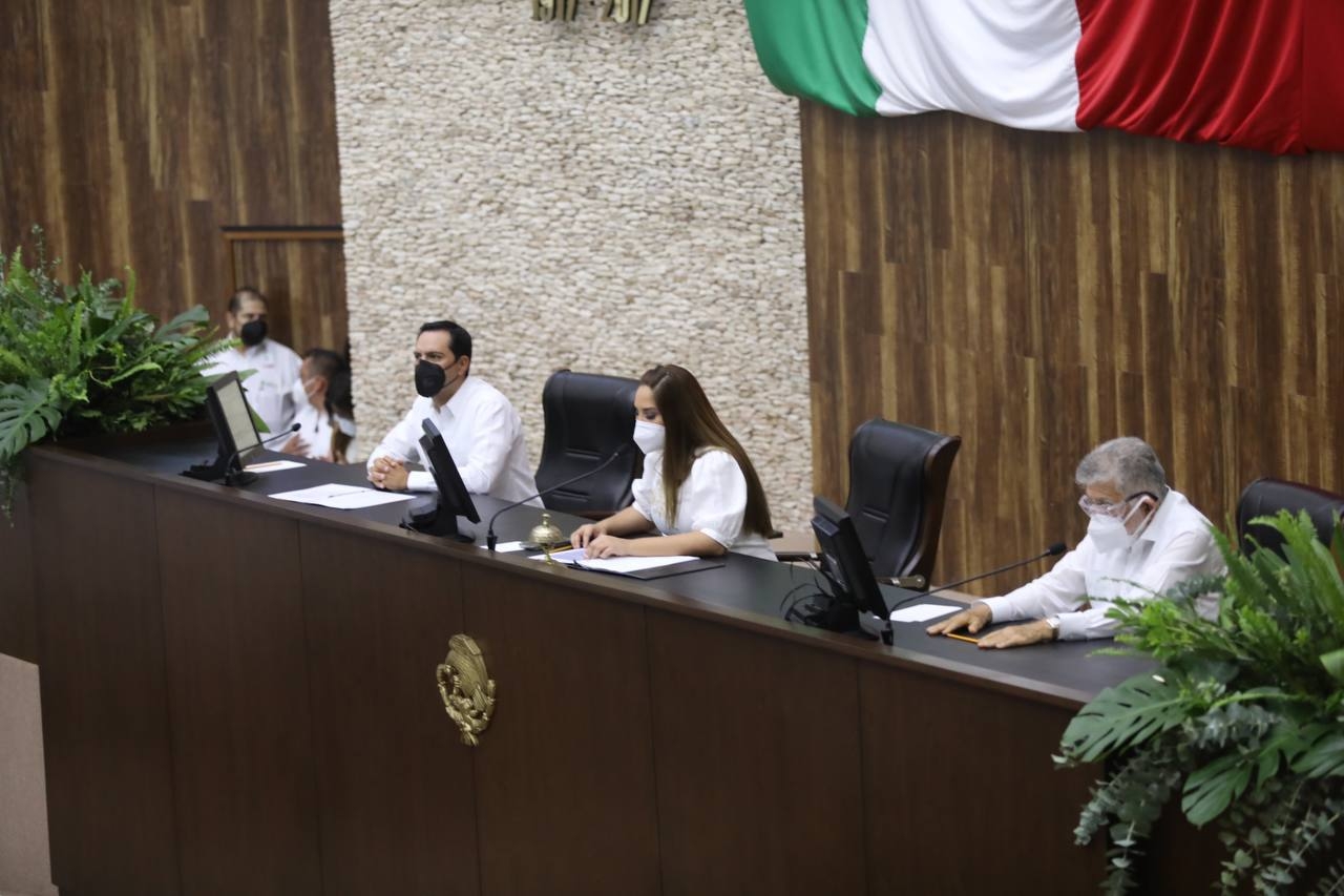 Mauricio Vila exhorta a diputados a trabajar por más cambios para generar empleos en Yucatán