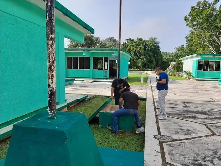 El Centro de Bachillerato Tecnológico y Agropecuario  No. 80 se encuentra en Felipe Carrillo Puerto