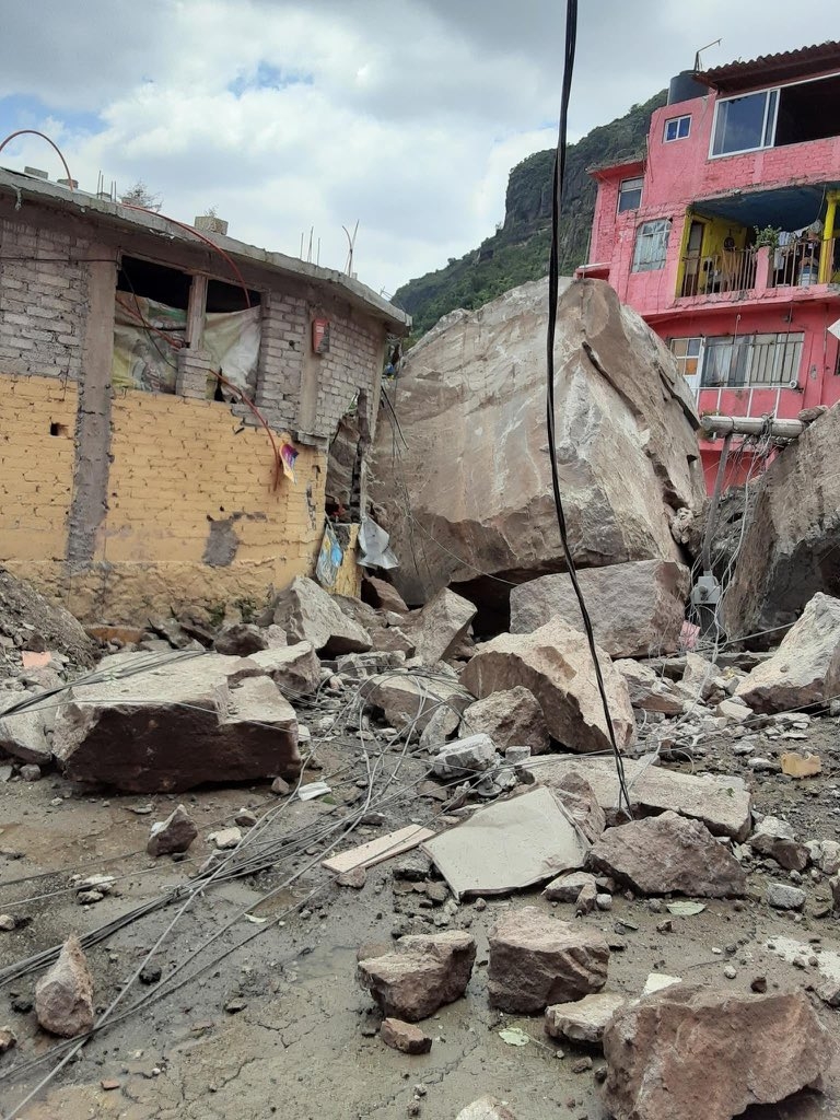 Confirman un muerto tras derrumbe del Cerro del Chiquihuite